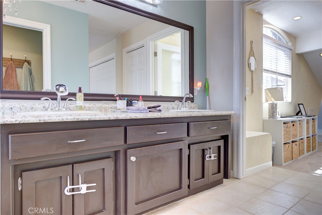 1155 Pacific Pointe Way