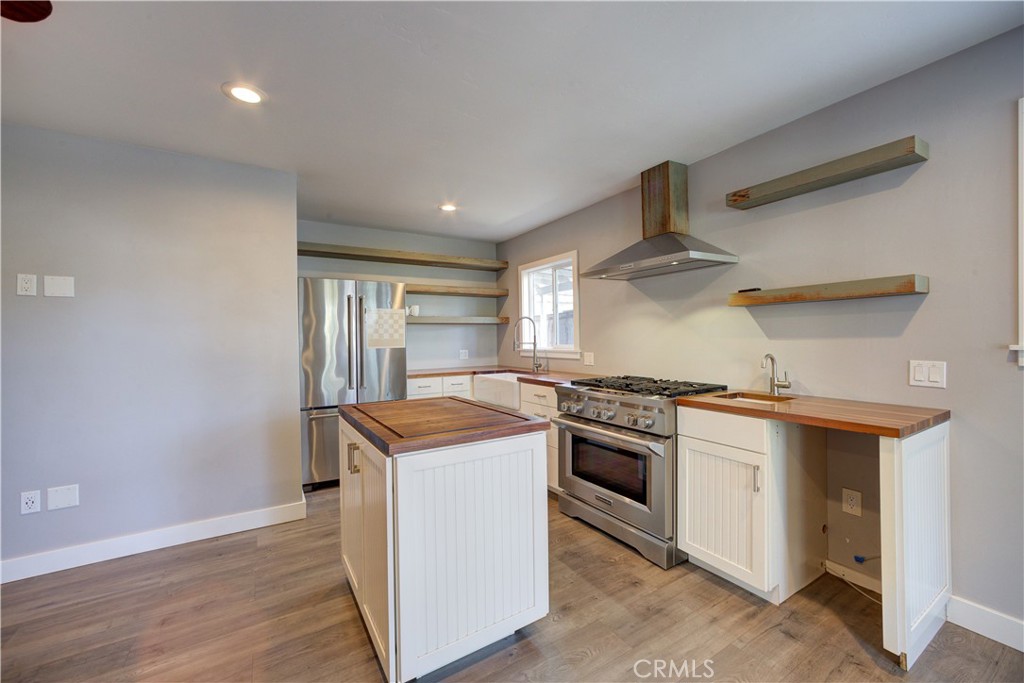 221 Esparto Avenue