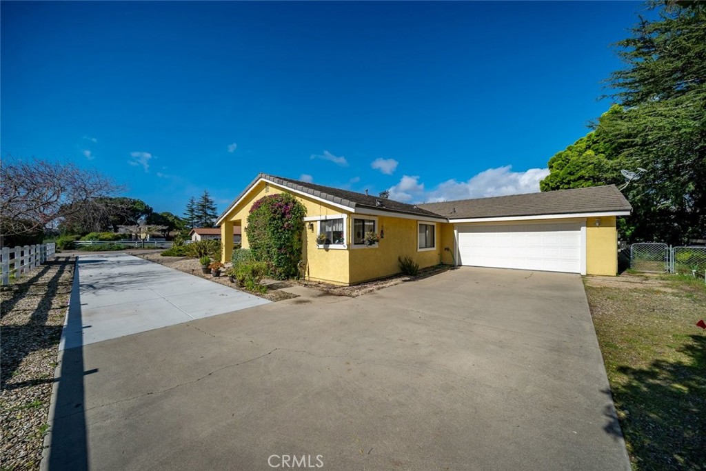 340 N Las Flores Drive