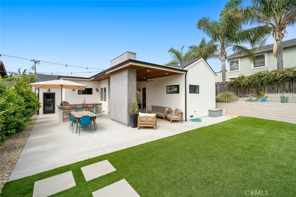 242 N 6th Street