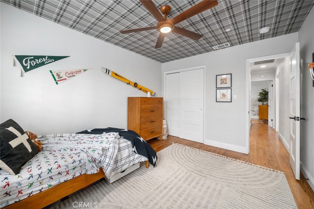 242 N 6th Street