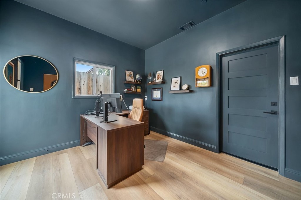 242 N 6th Street