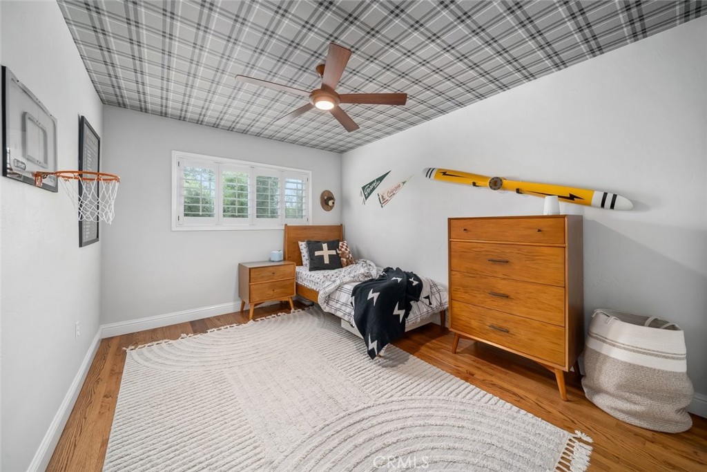 242 N 6th Street