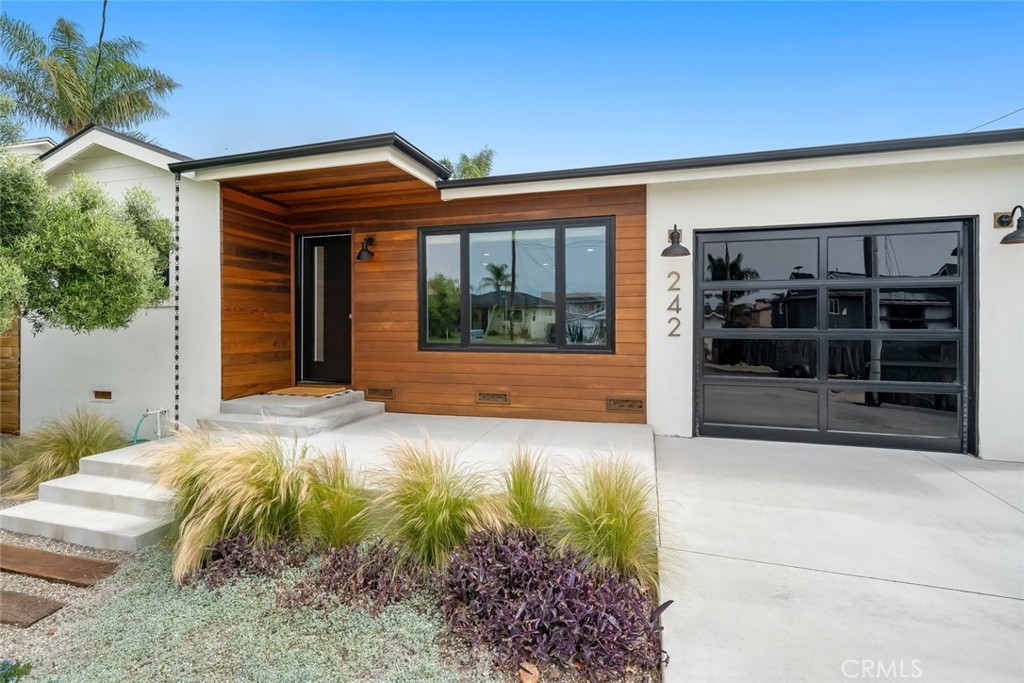 242 N 6th Street