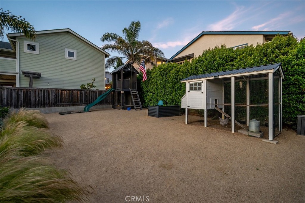 242 N 6th Street