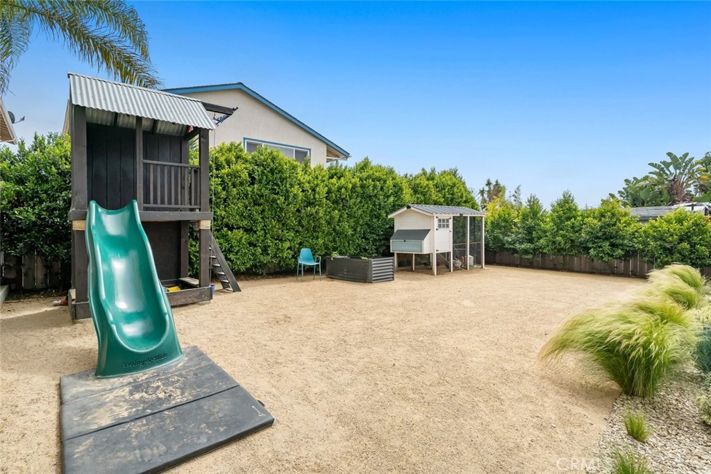 242 N 6th Street