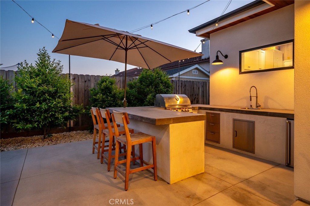 242 N 6th Street