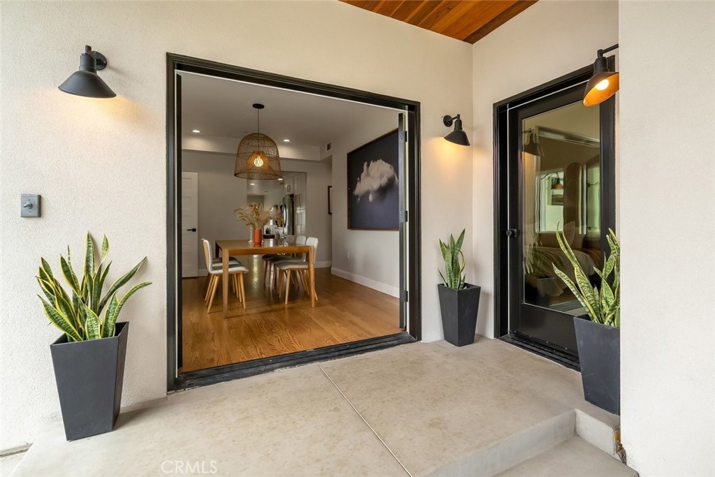 242 N 6th Street