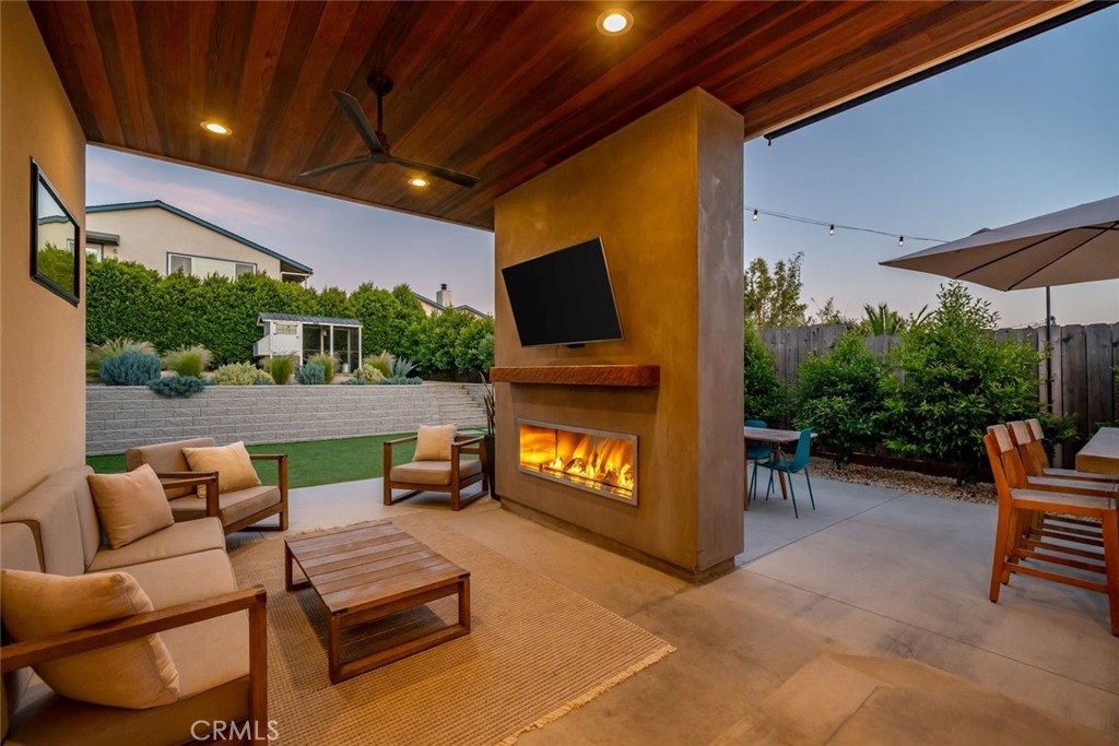 242 N 6th Street
