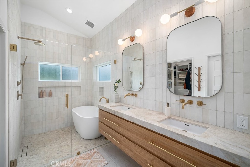 242 N 6th Street