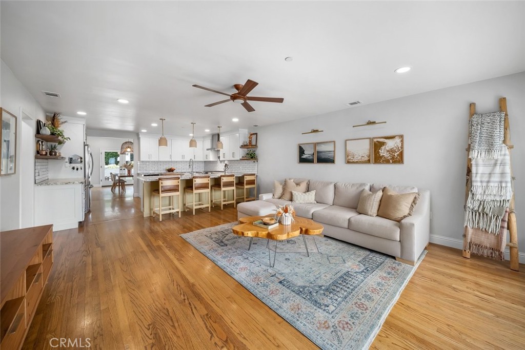 242 N 6th Street