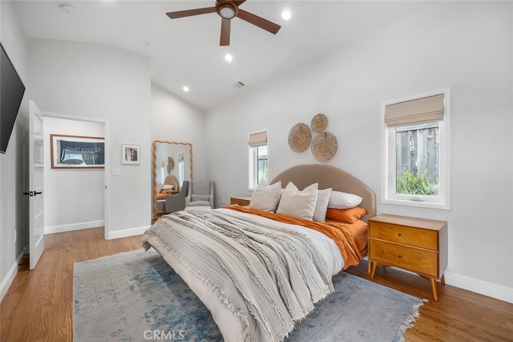 242 N 6th Street