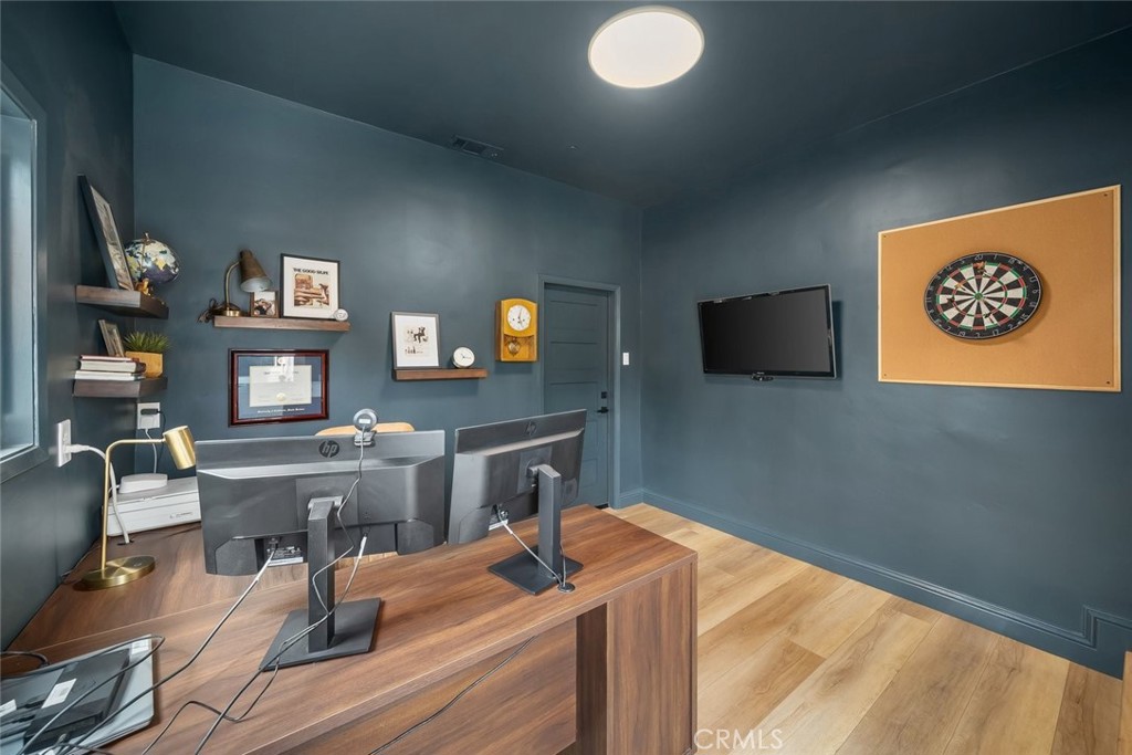 242 N 6th Street