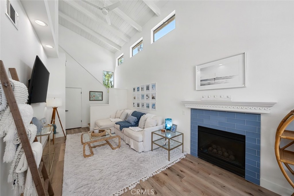 250 Castaic Avenue