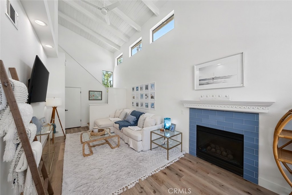 250 Castaic Avenue