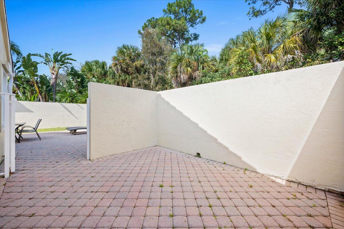 9111 Baybury Lane