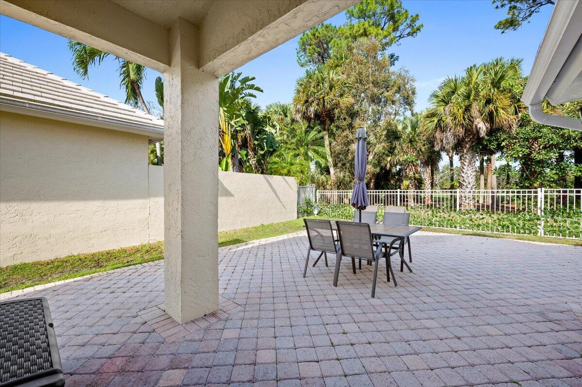 9111 Baybury Lane