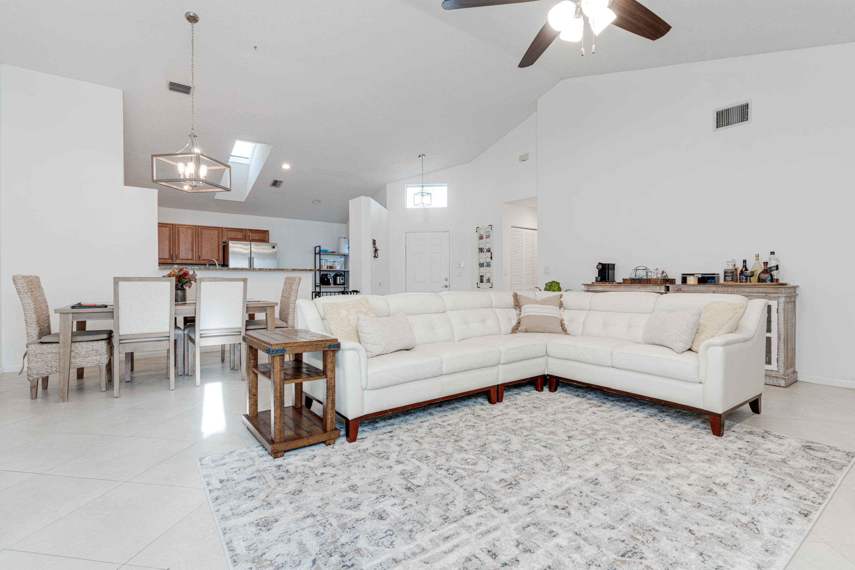 9111 Baybury Lane