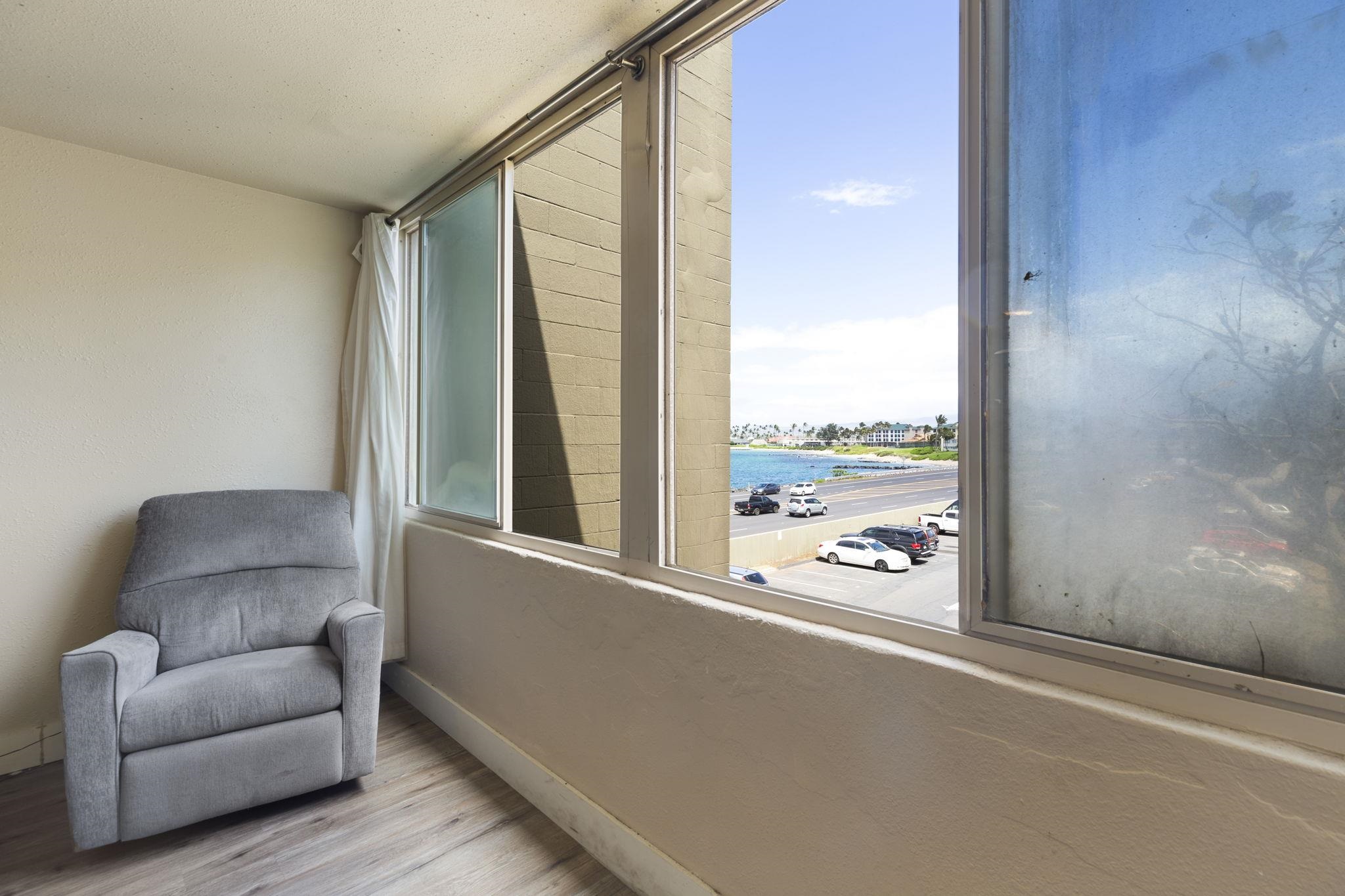 111 KAHULUI BEACH Rd Unit: D325