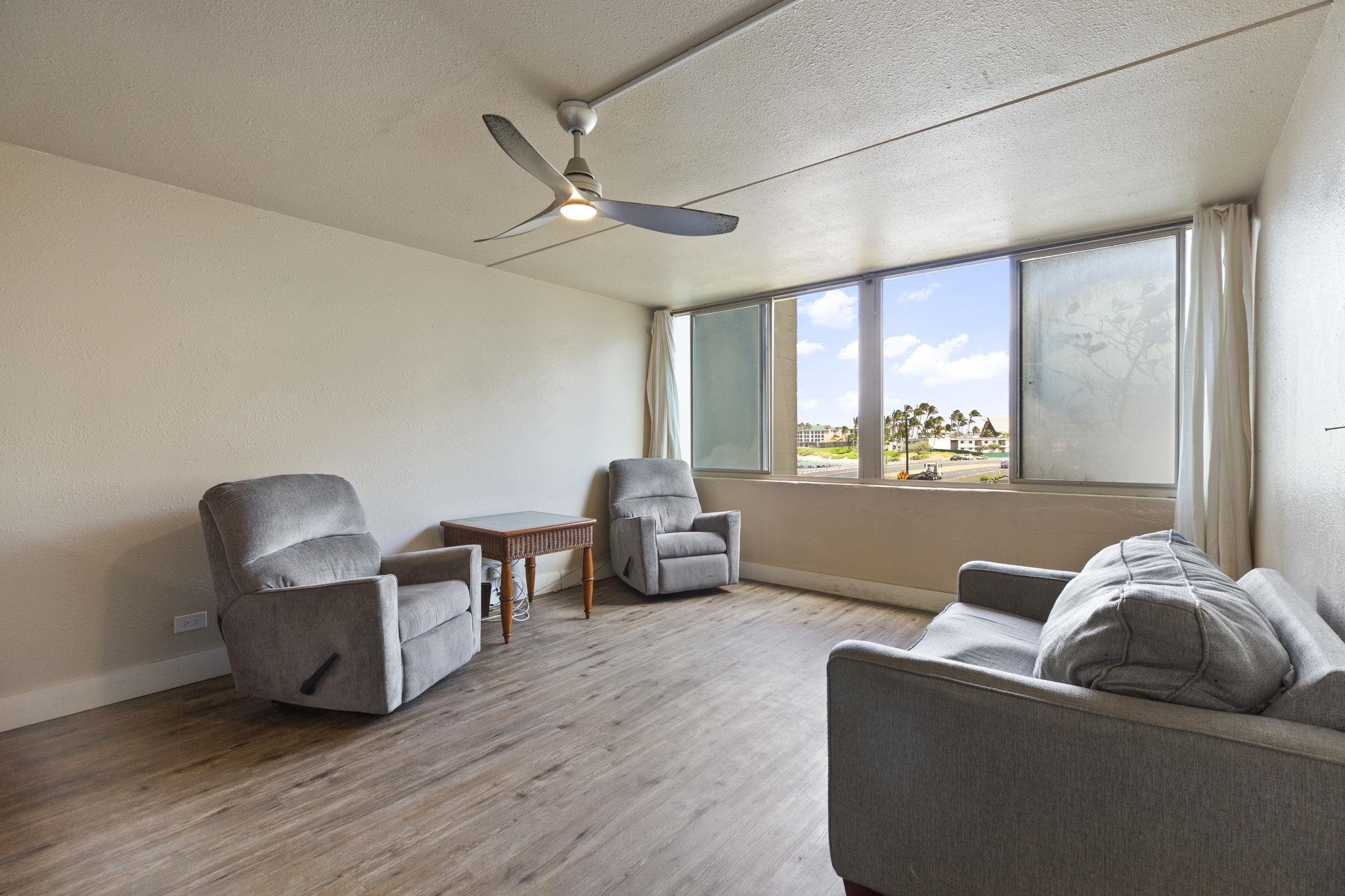 111 KAHULUI BEACH Rd Unit: D325