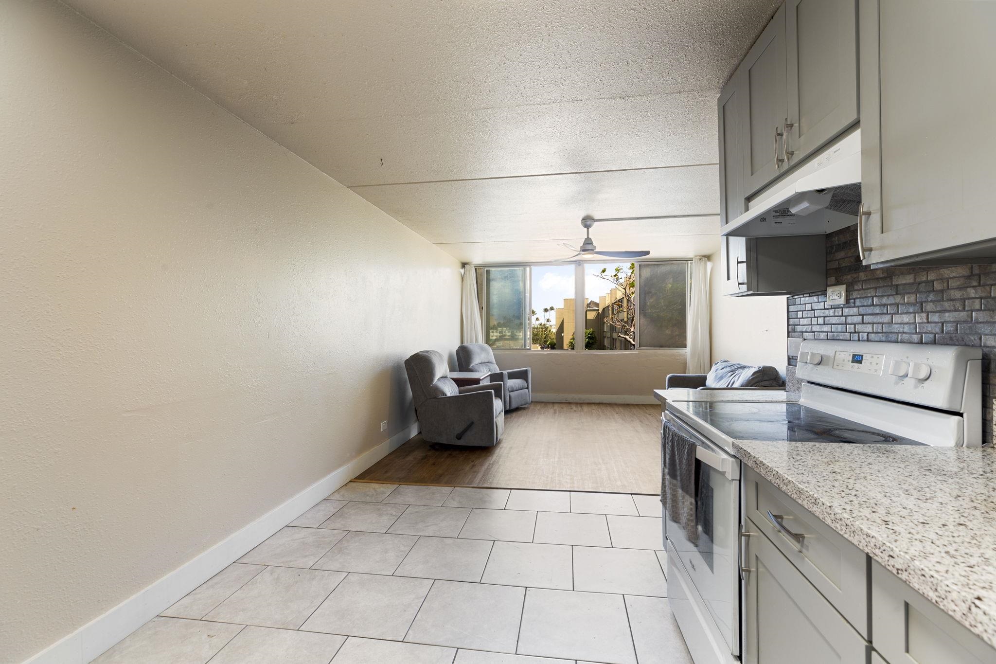 111 KAHULUI BEACH Rd Unit: D325