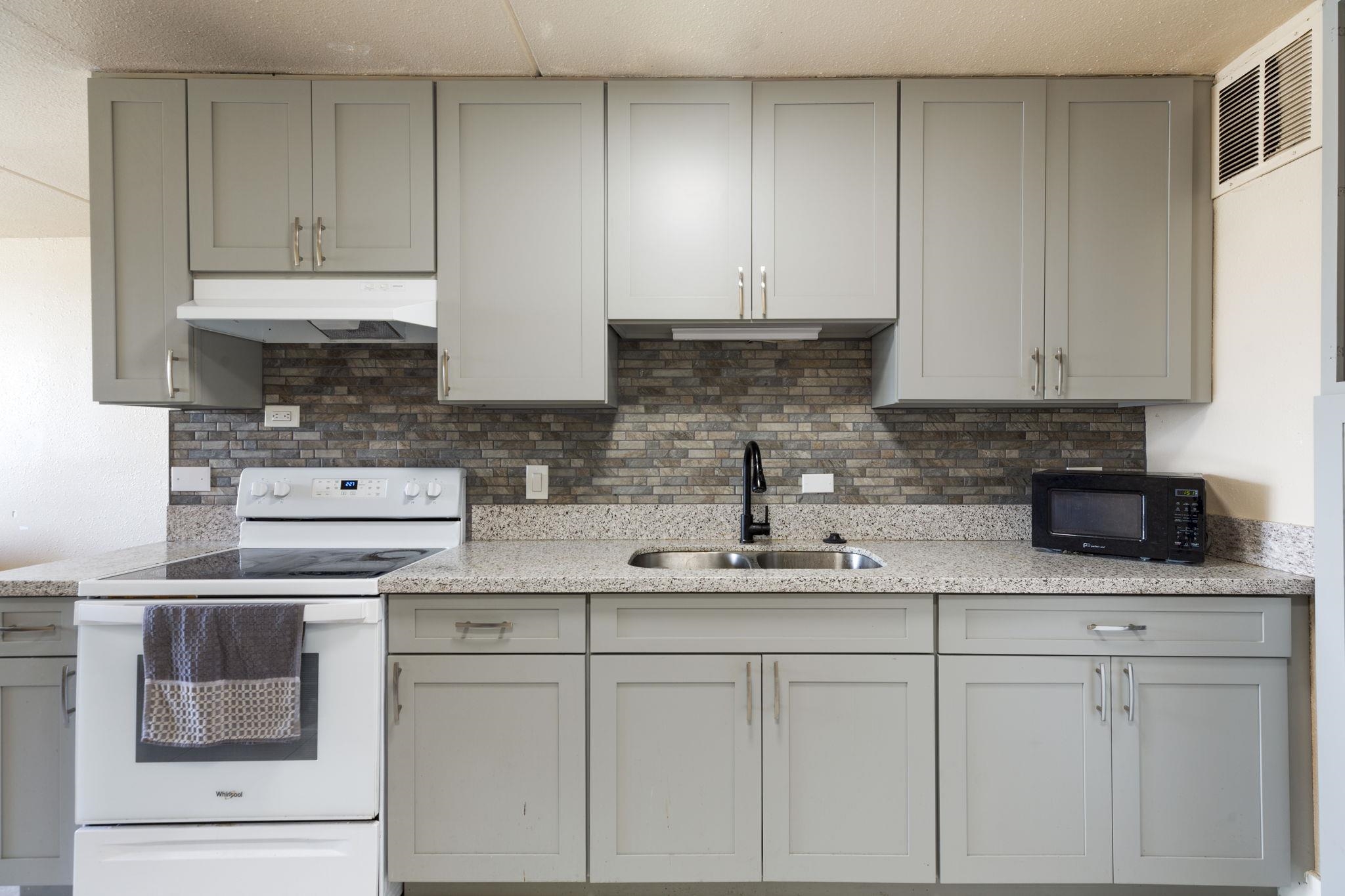 111 KAHULUI BEACH Rd Unit: D325