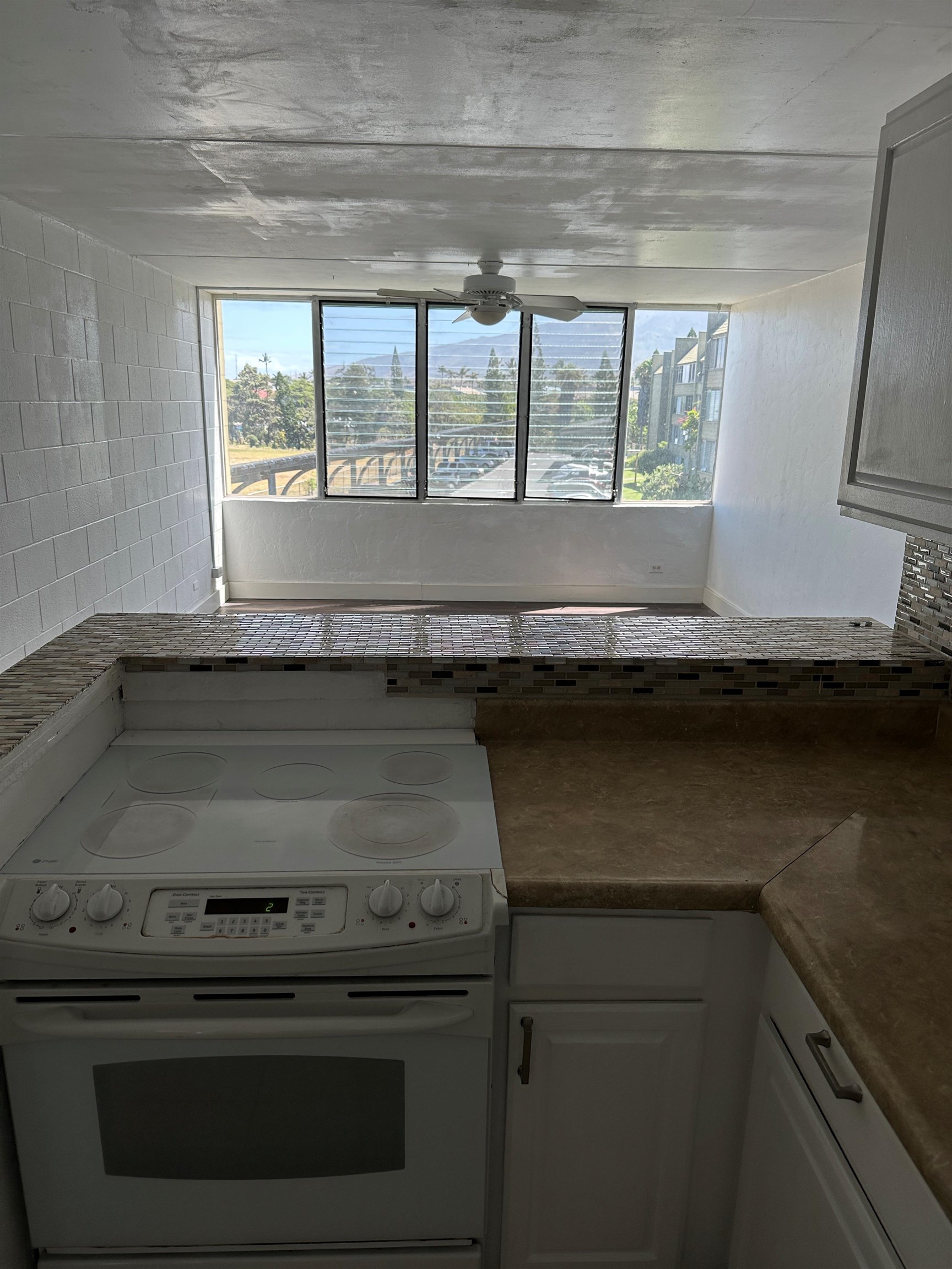 111 KAHULUI BEACH Rd Unit: A303