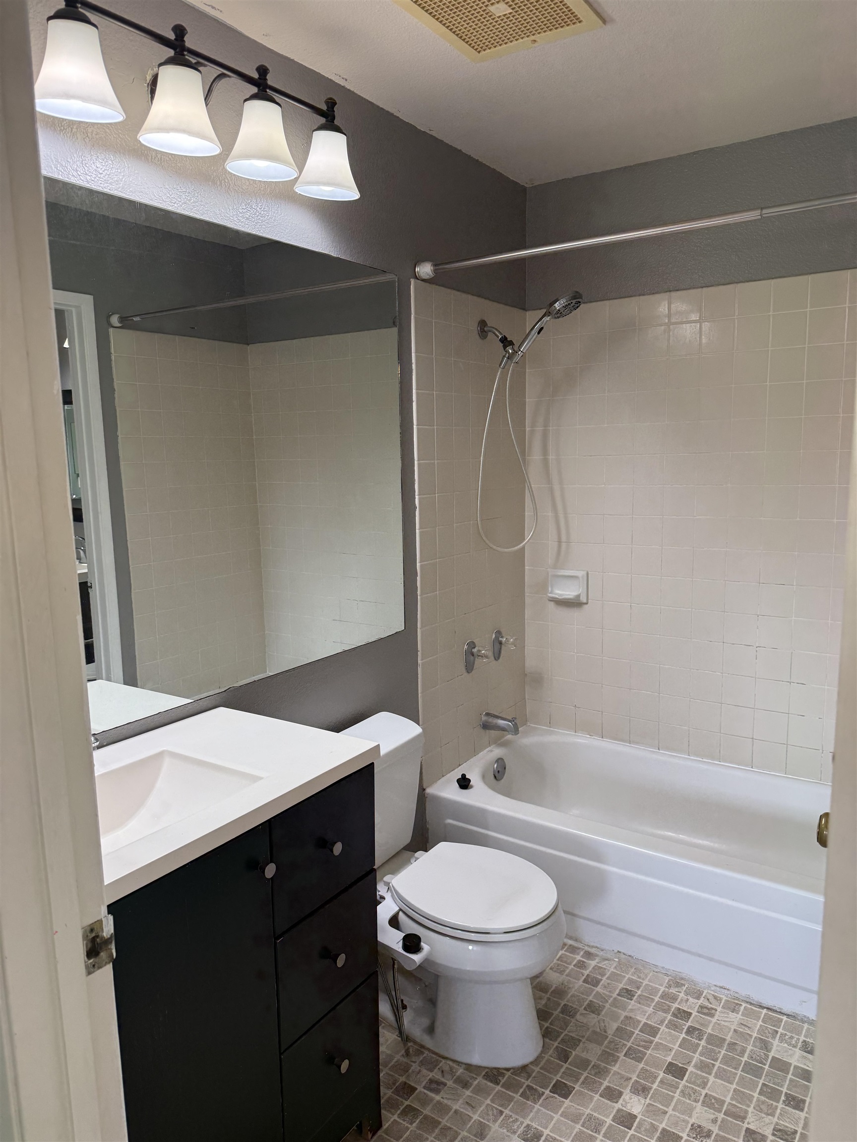 140 UWAPO Rd Unit: 50-203