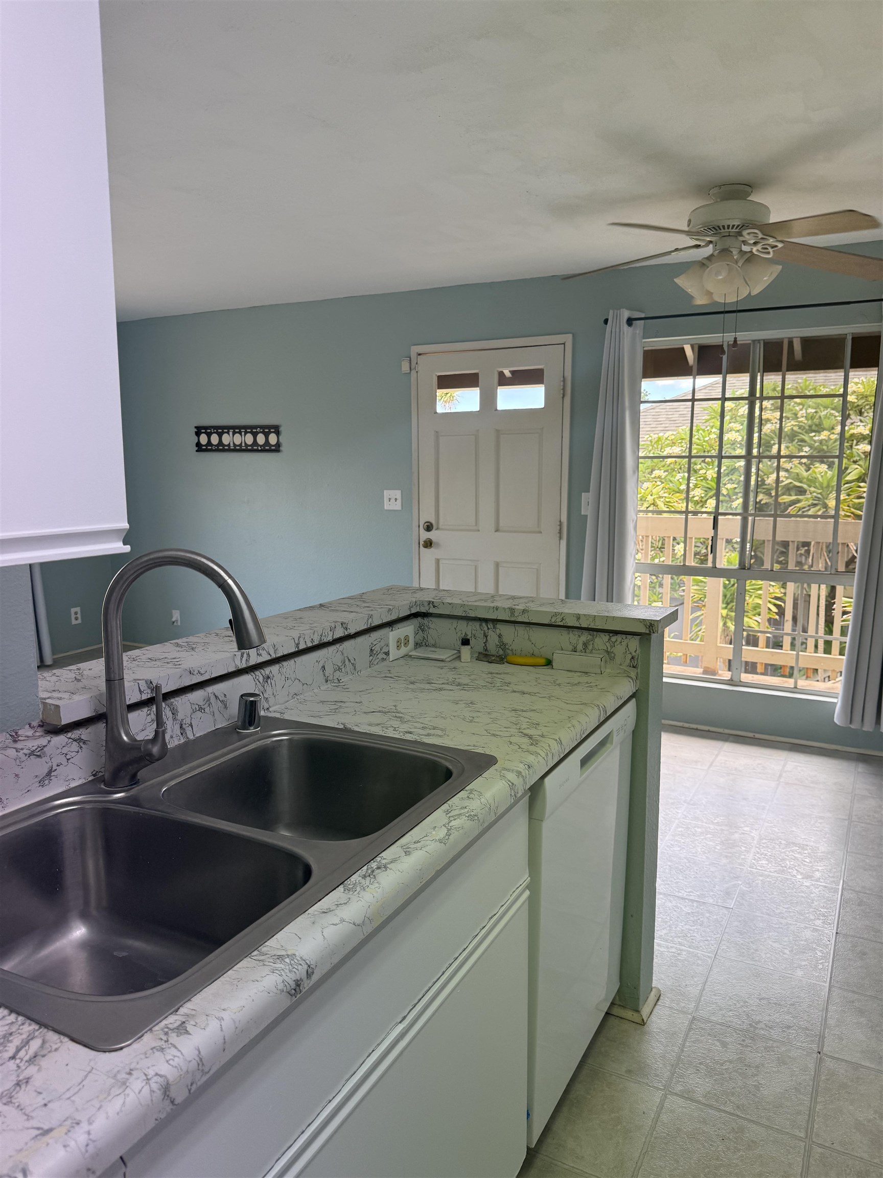 140 UWAPO Rd Unit: 50-203