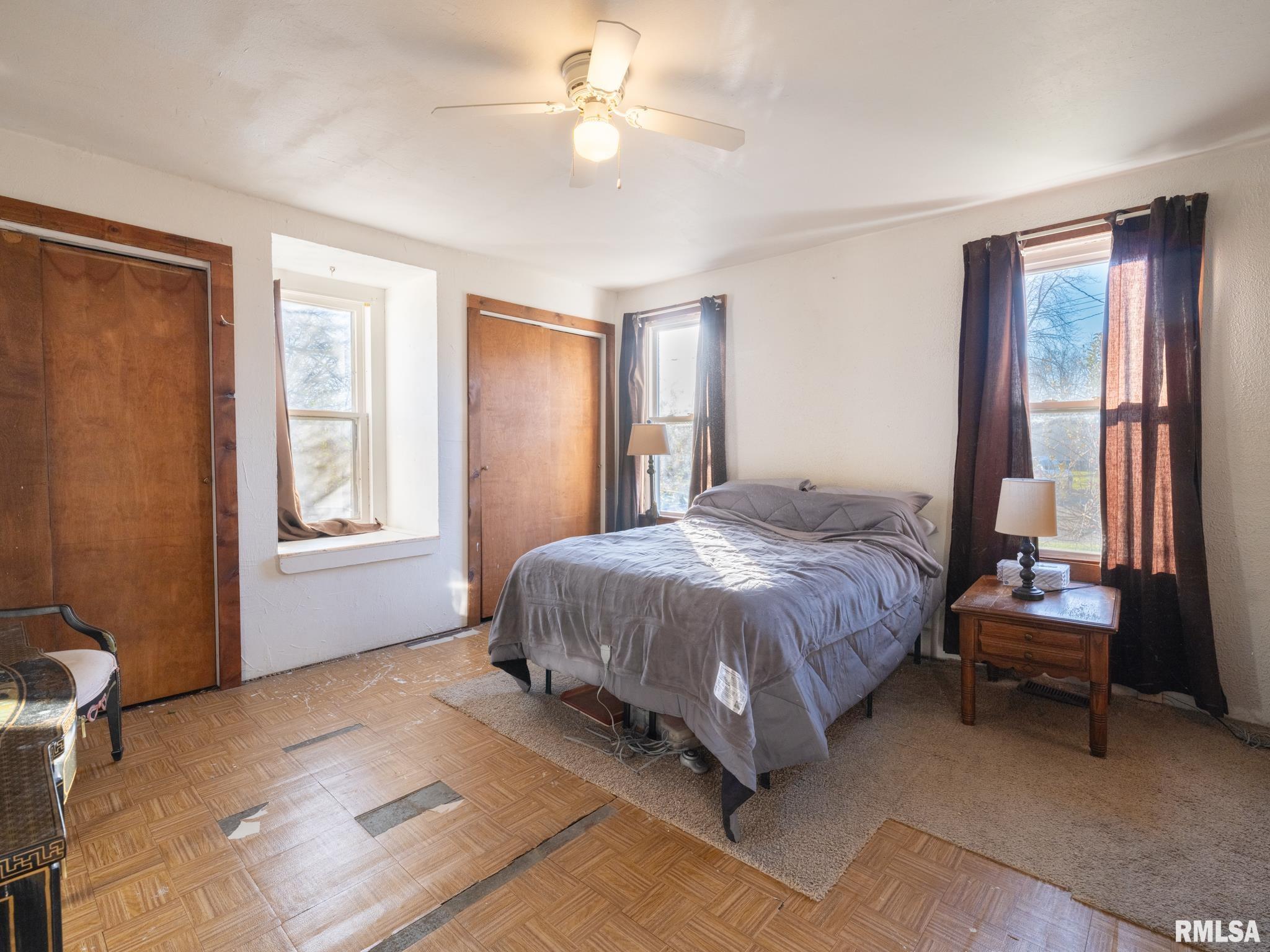 202 N WASHINGTON Street