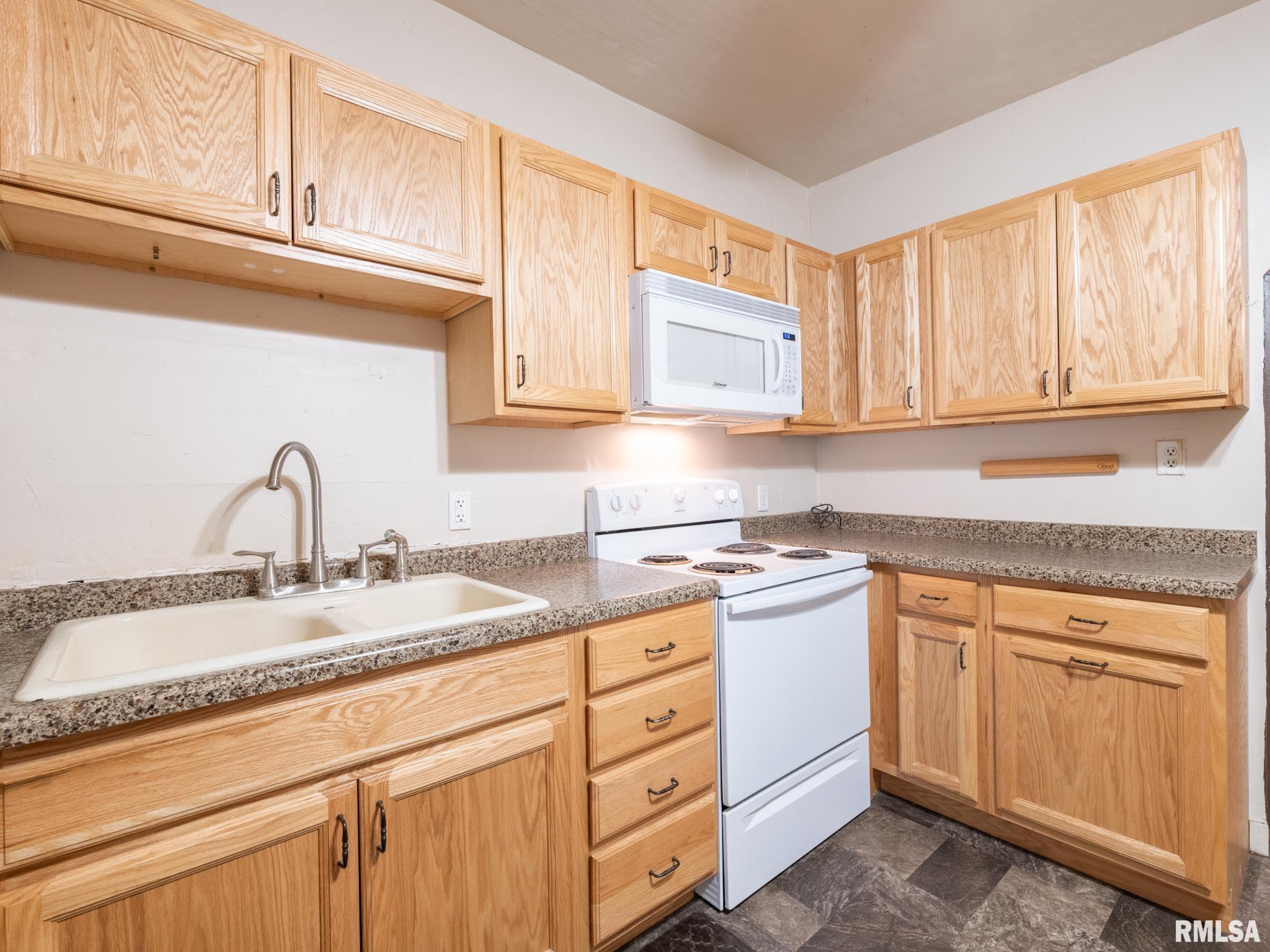 202 N WASHINGTON Street