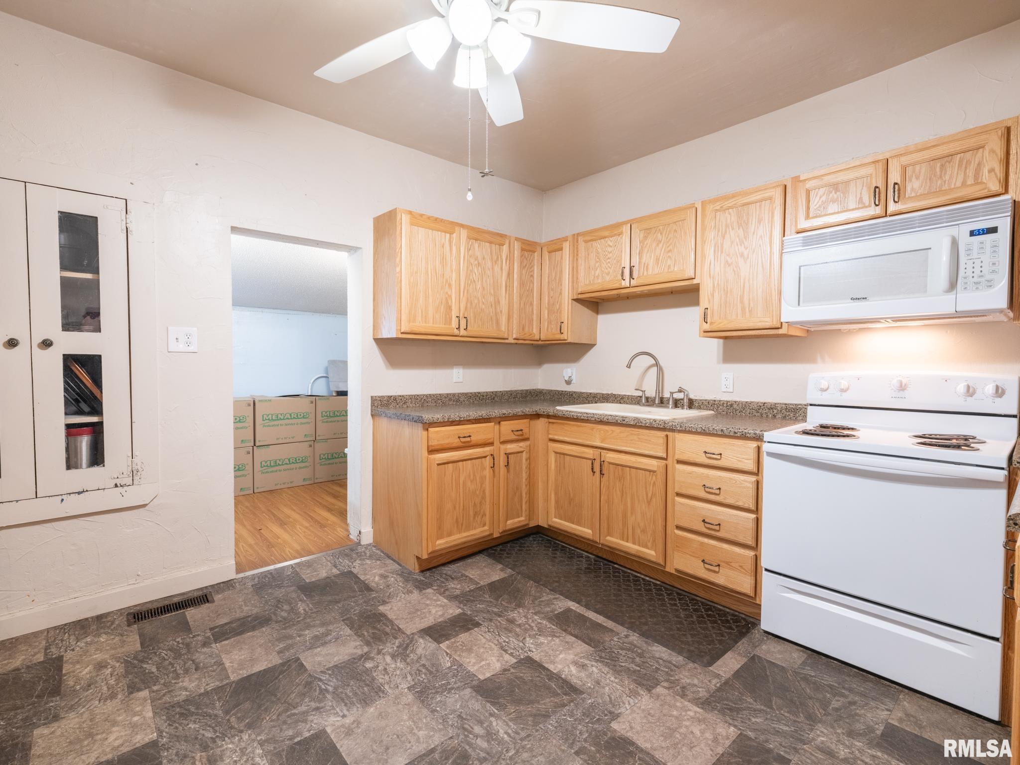 202 N WASHINGTON Street