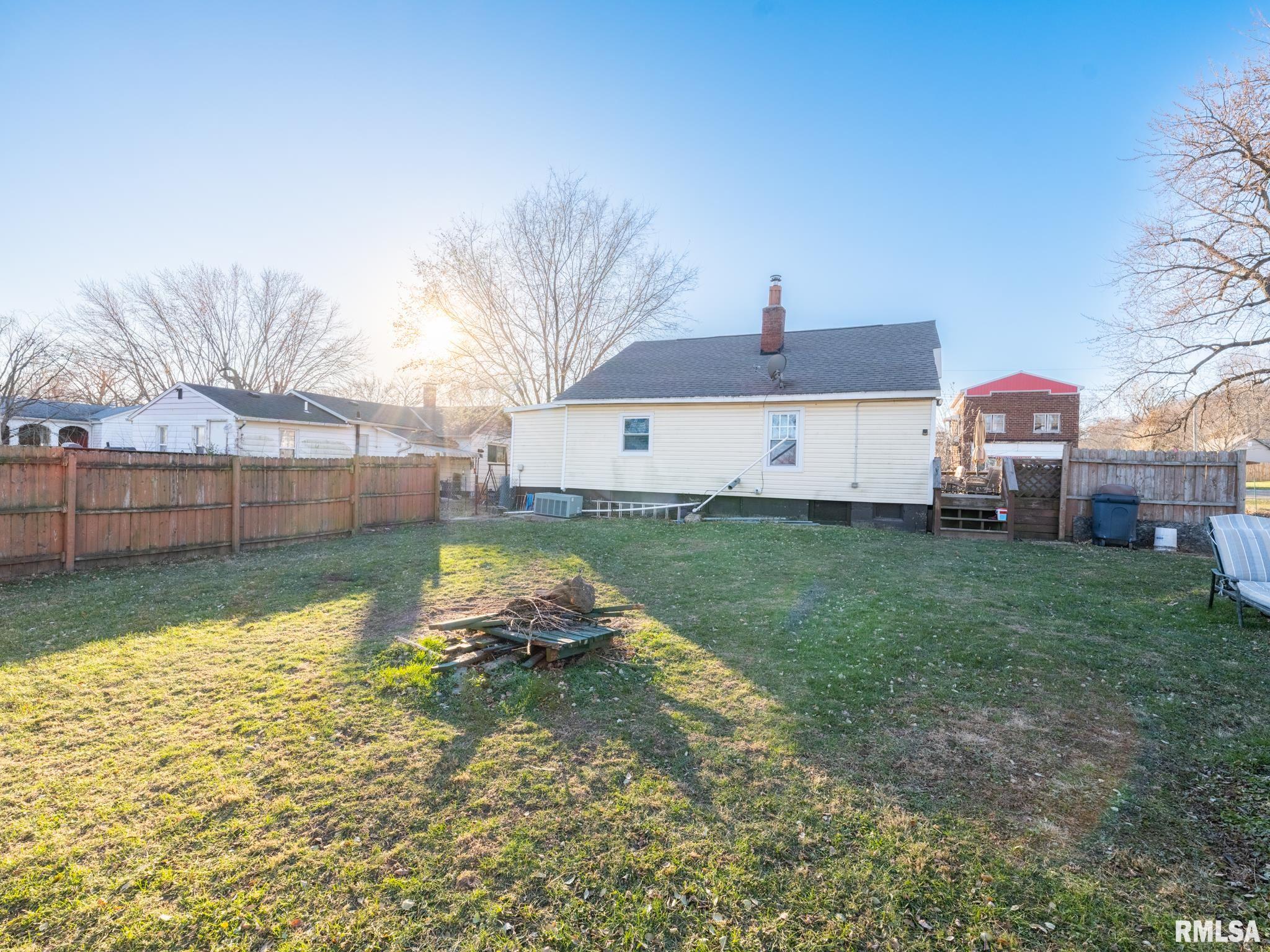 202 N WASHINGTON Street