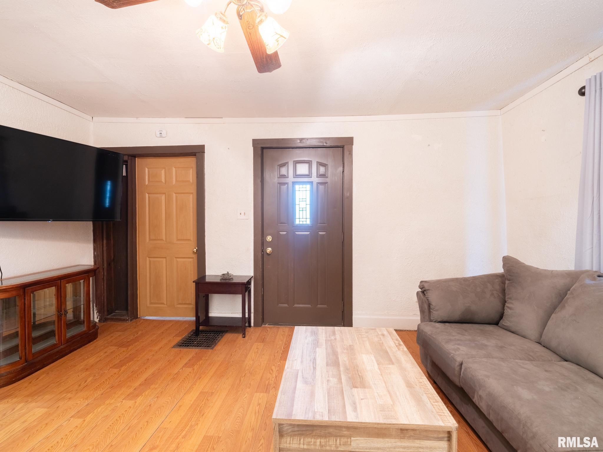 202 N WASHINGTON Street