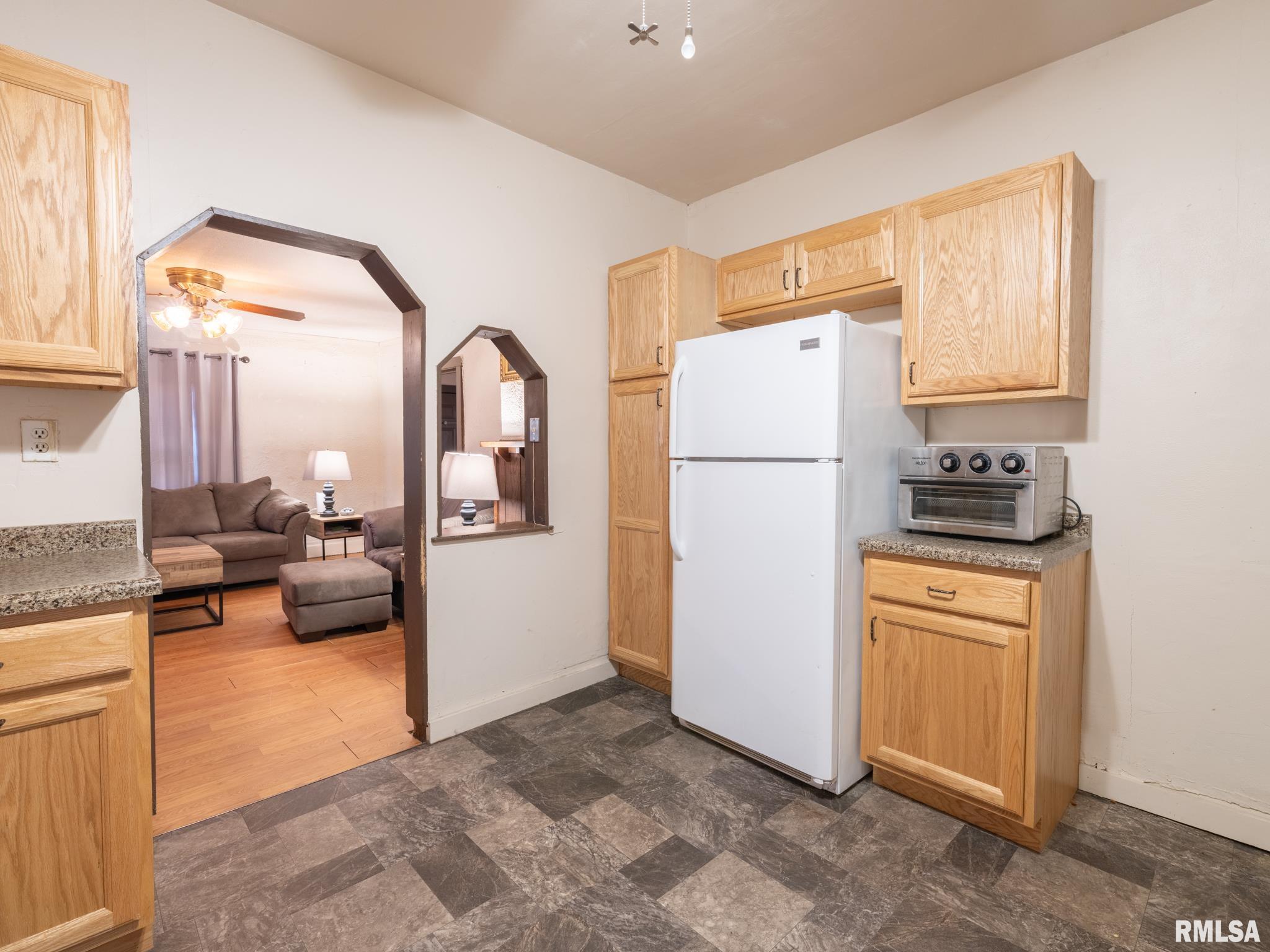 202 N WASHINGTON Street