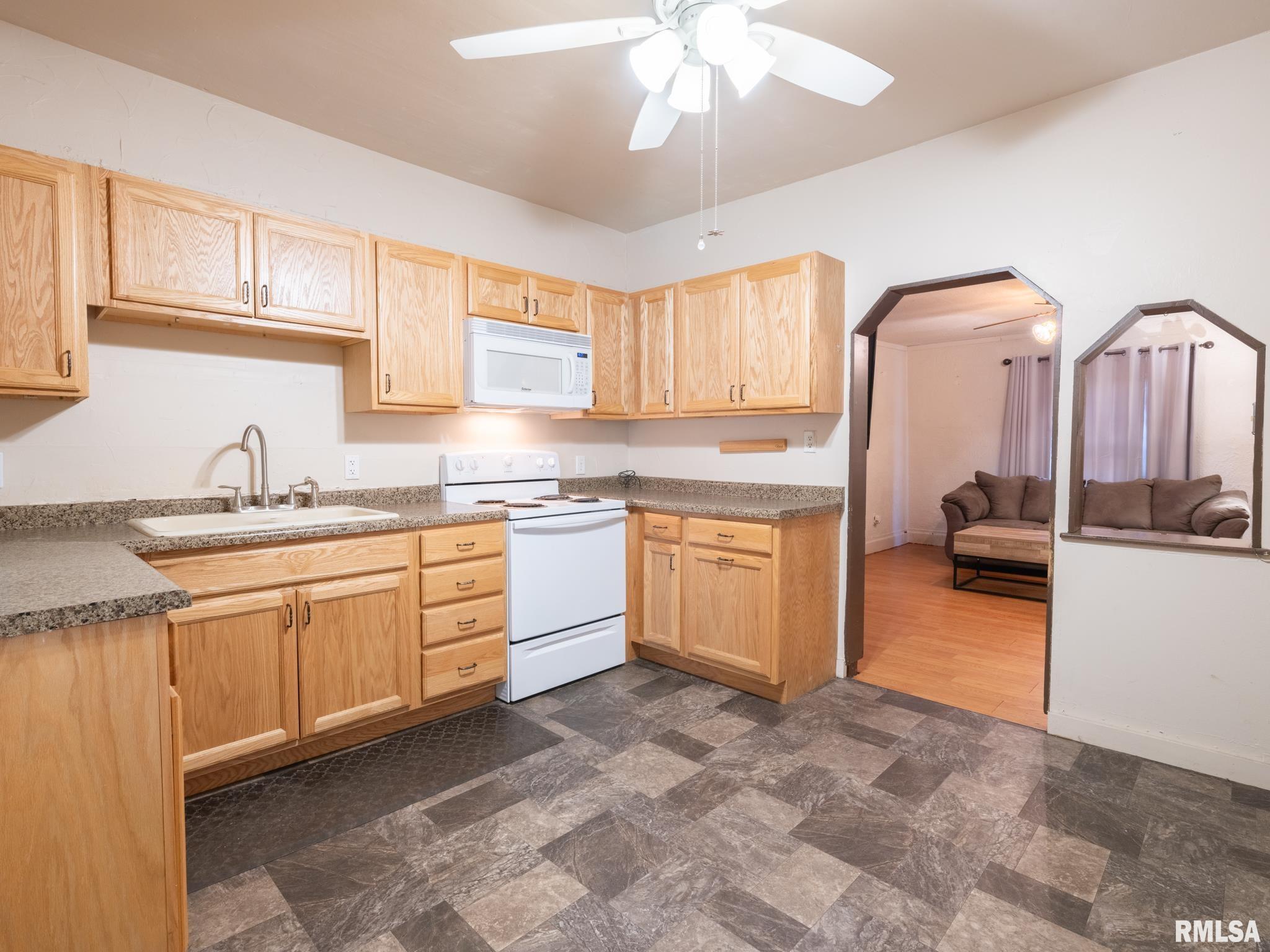 202 N WASHINGTON Street