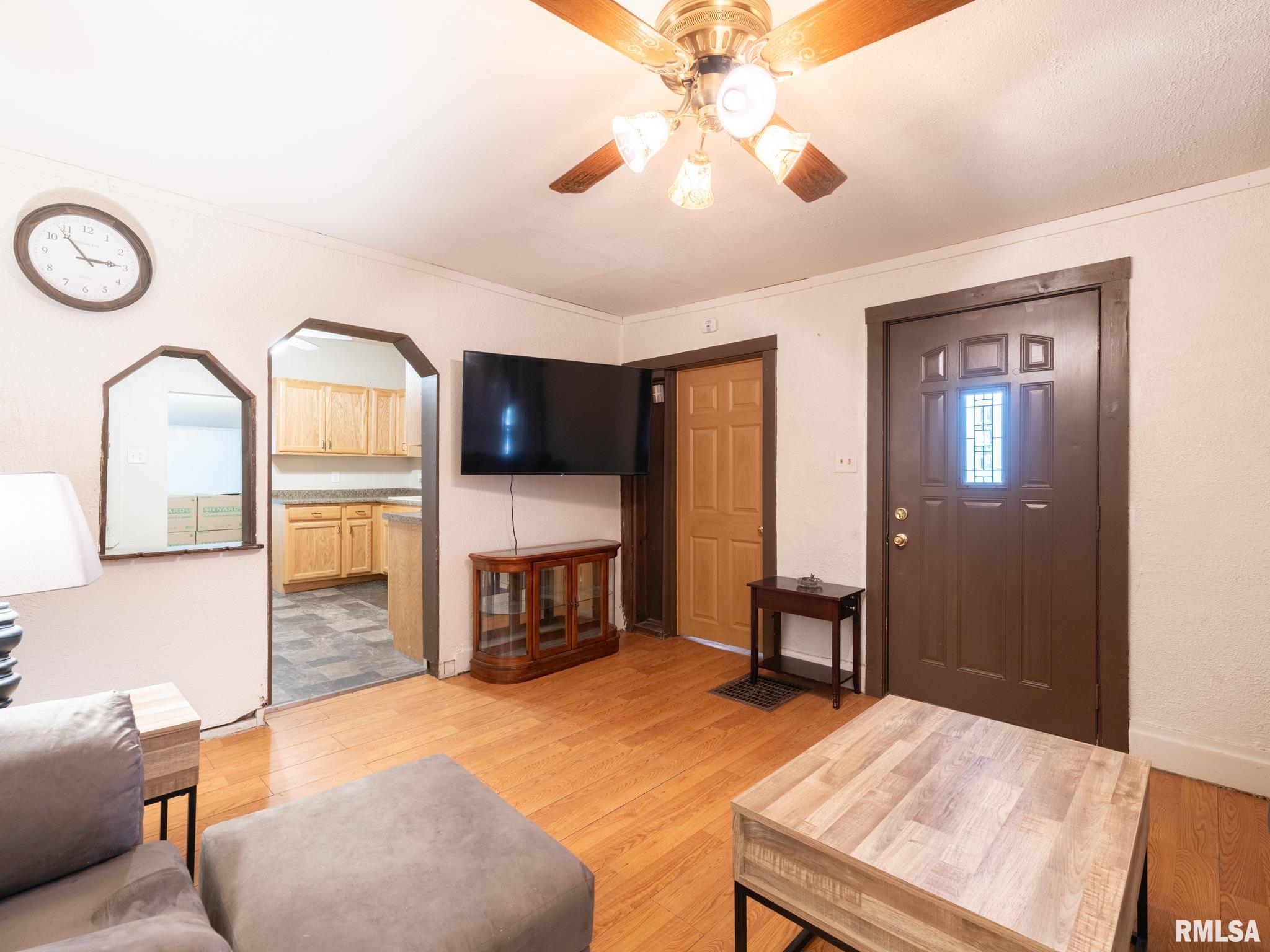 202 N WASHINGTON Street