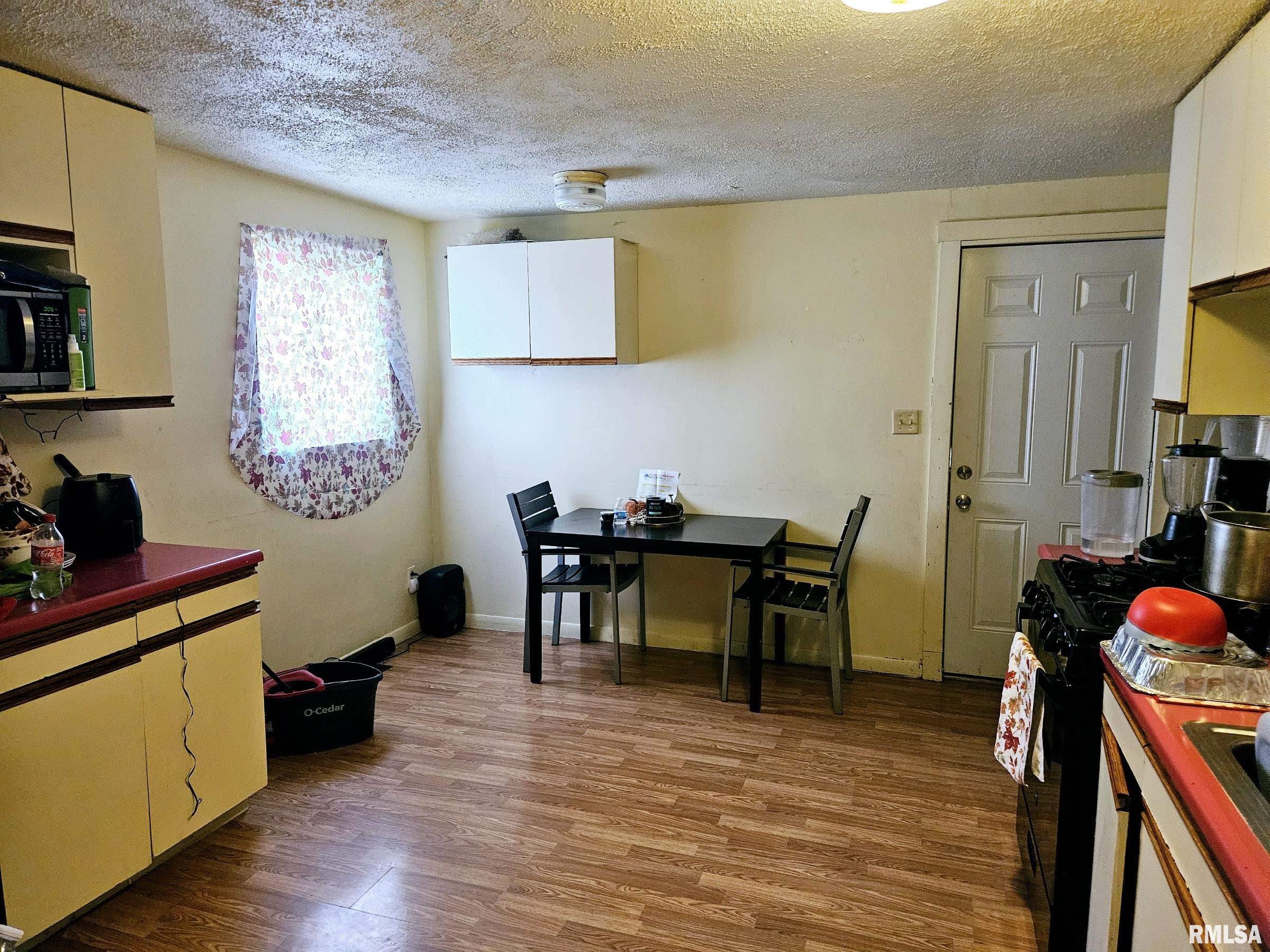 3026 W KRAUSE Avenue