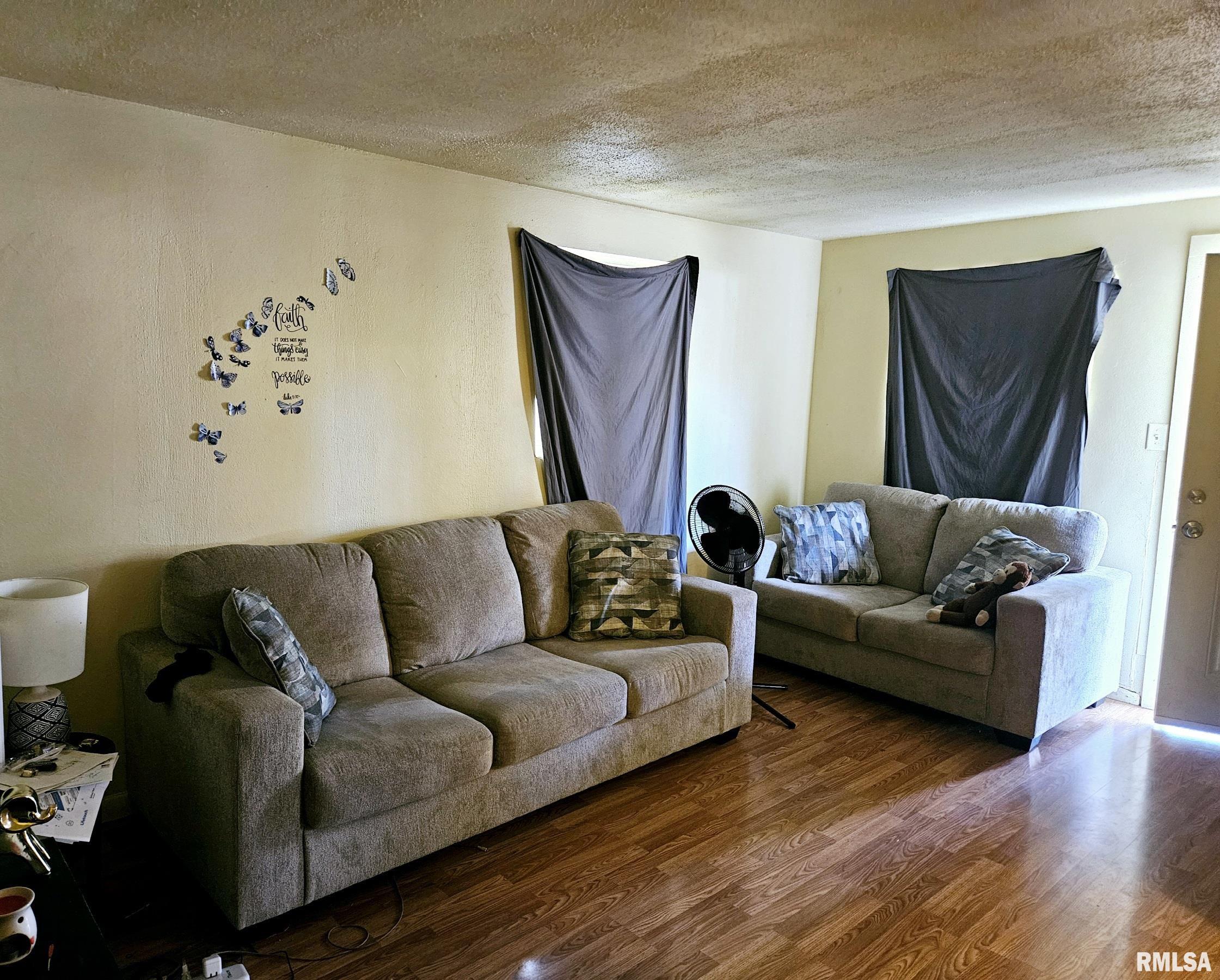 3026 W KRAUSE Avenue