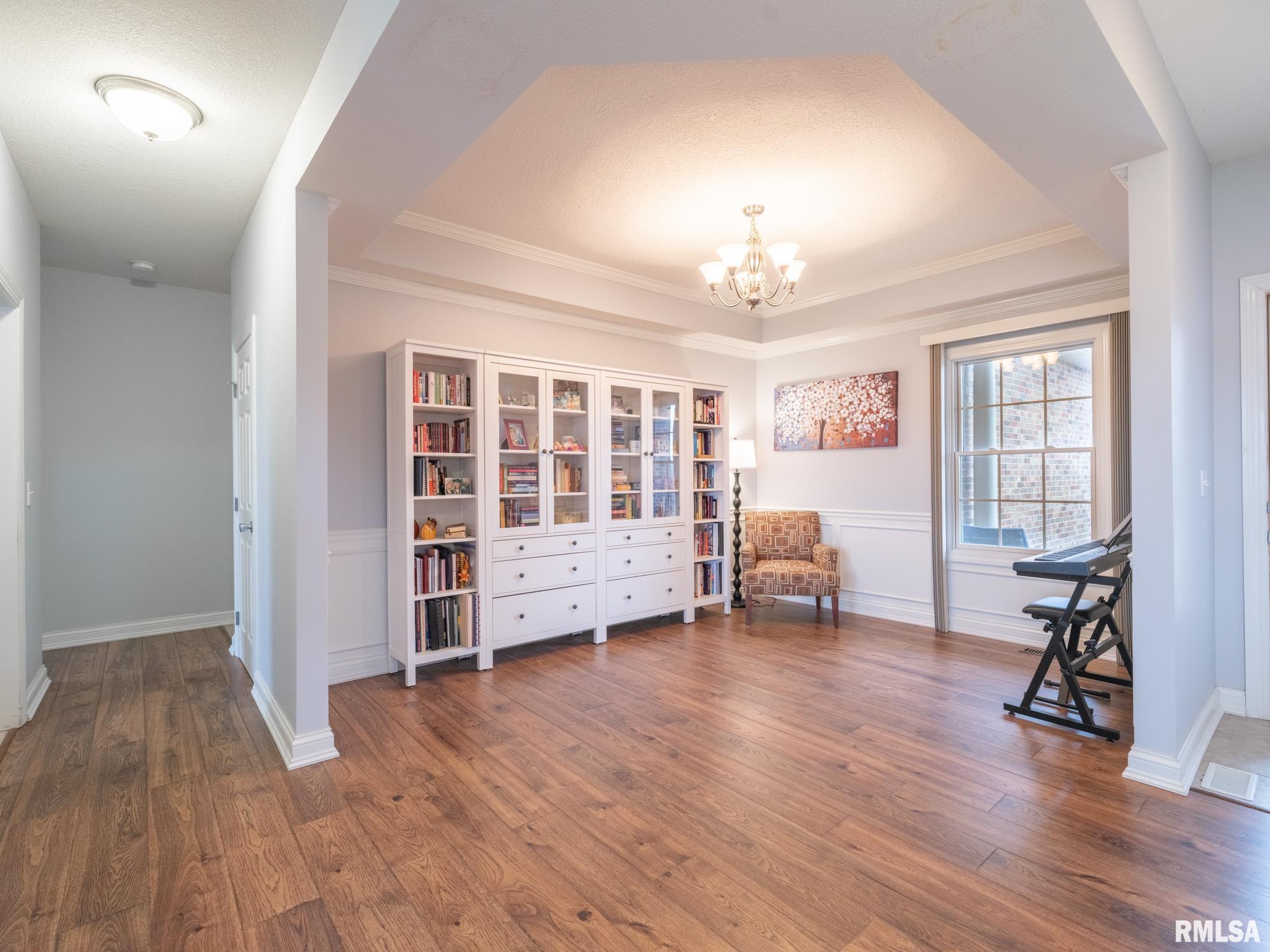 11518 N BROOKLYN Place