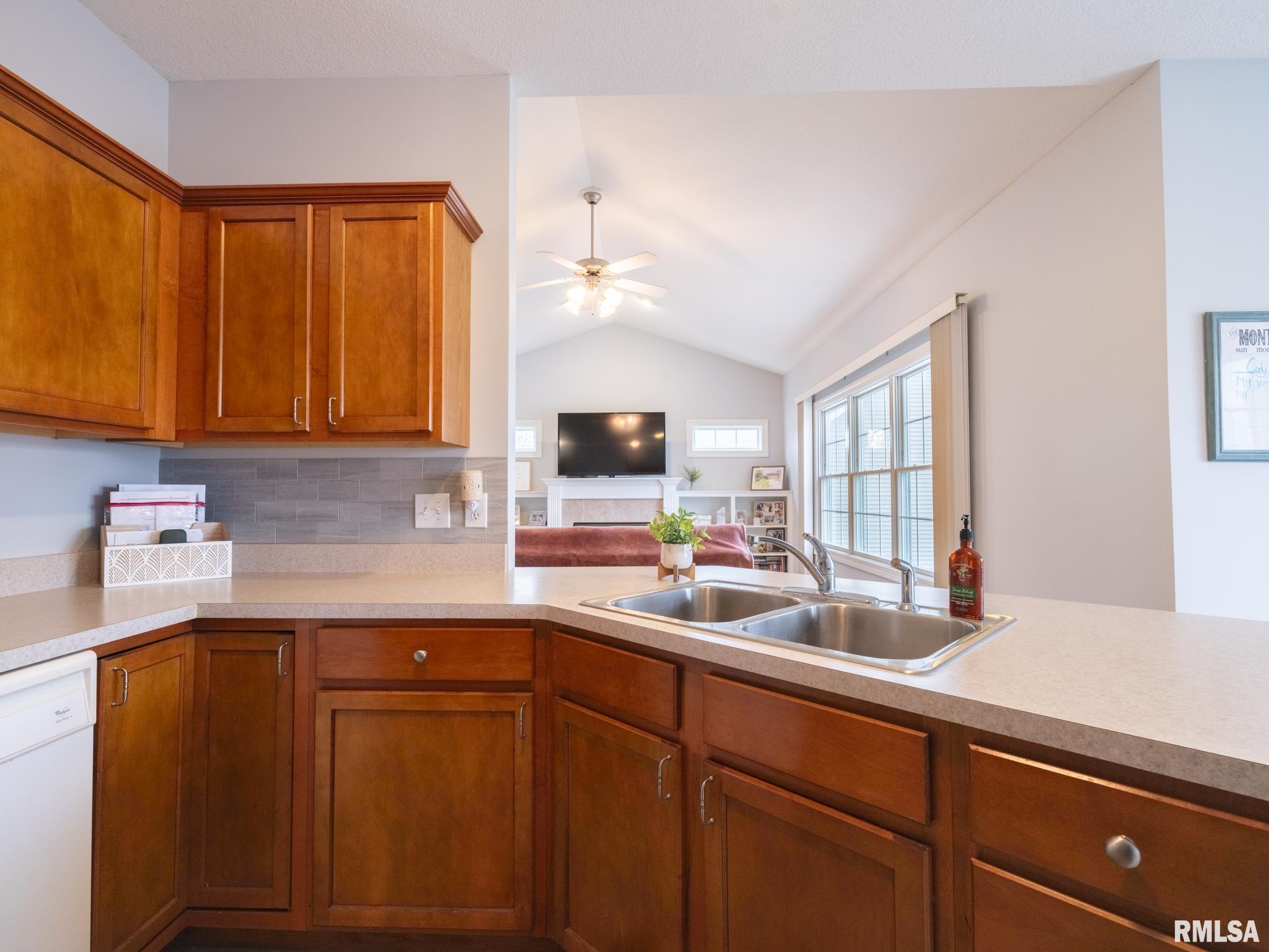 11518 N BROOKLYN Place