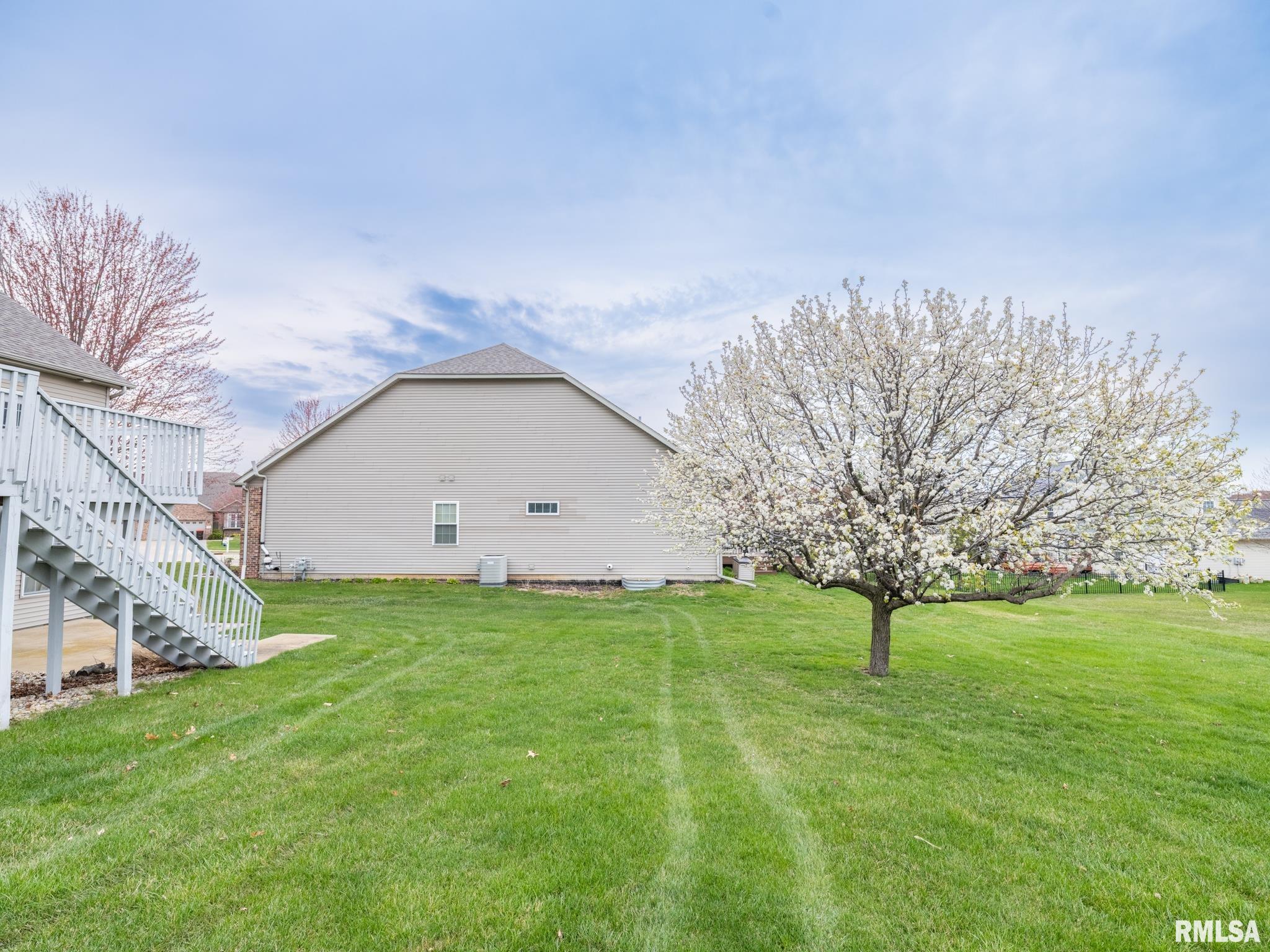 11518 N BROOKLYN Place