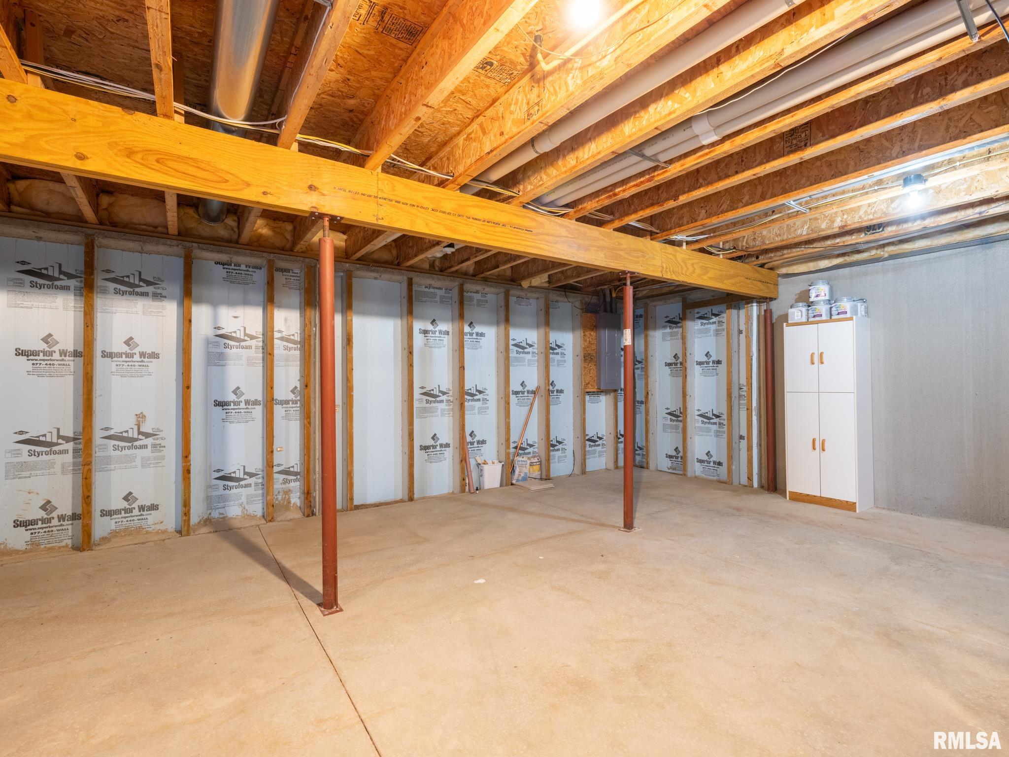 11518 N BROOKLYN Place