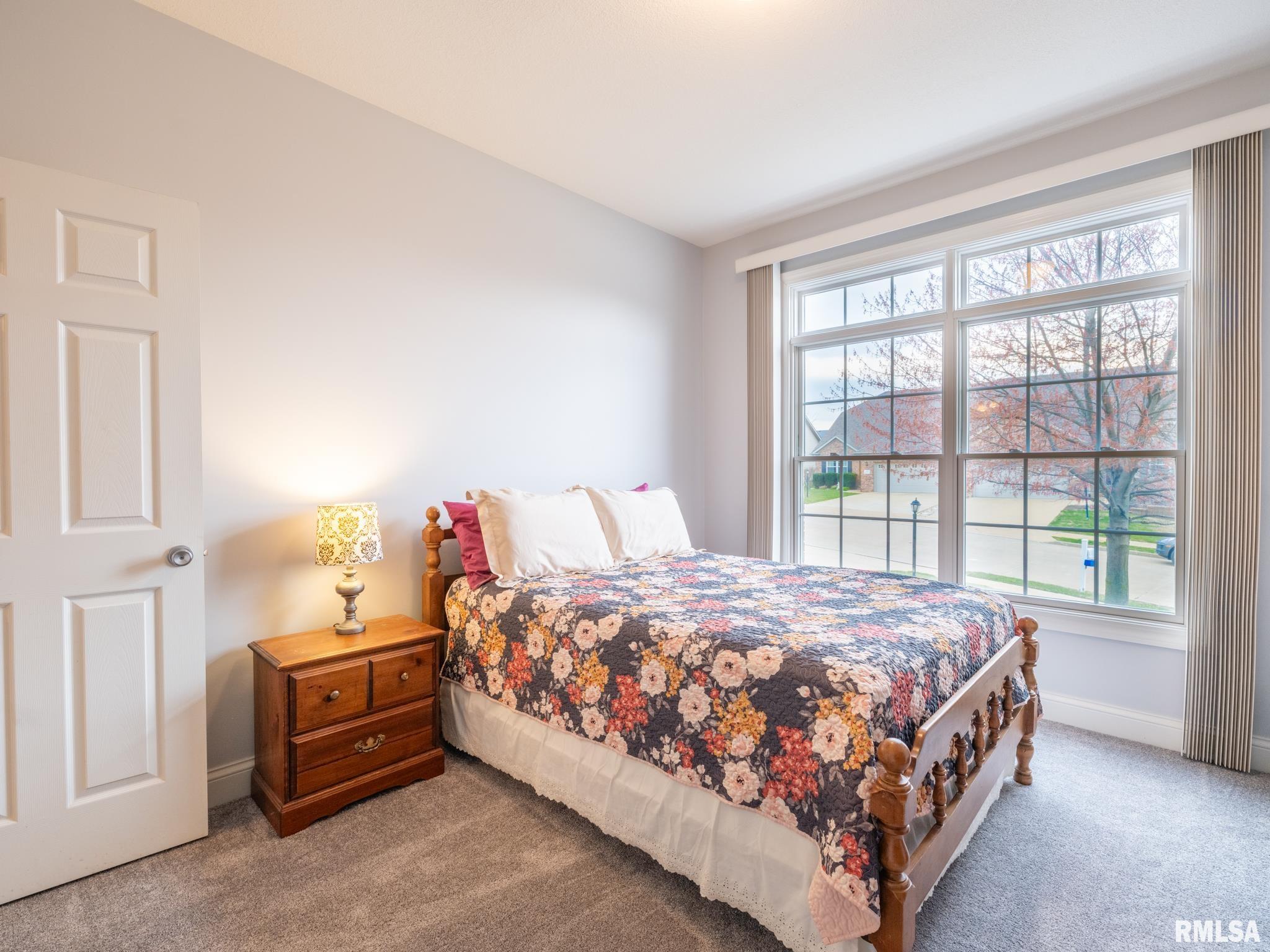 11518 N BROOKLYN Place