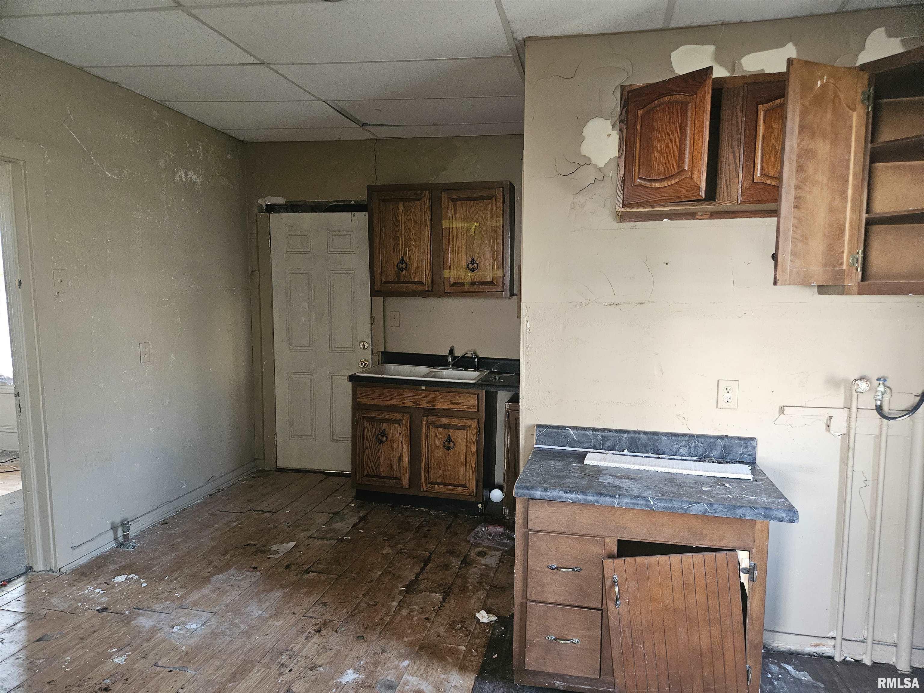 123 S SARATOGA Street