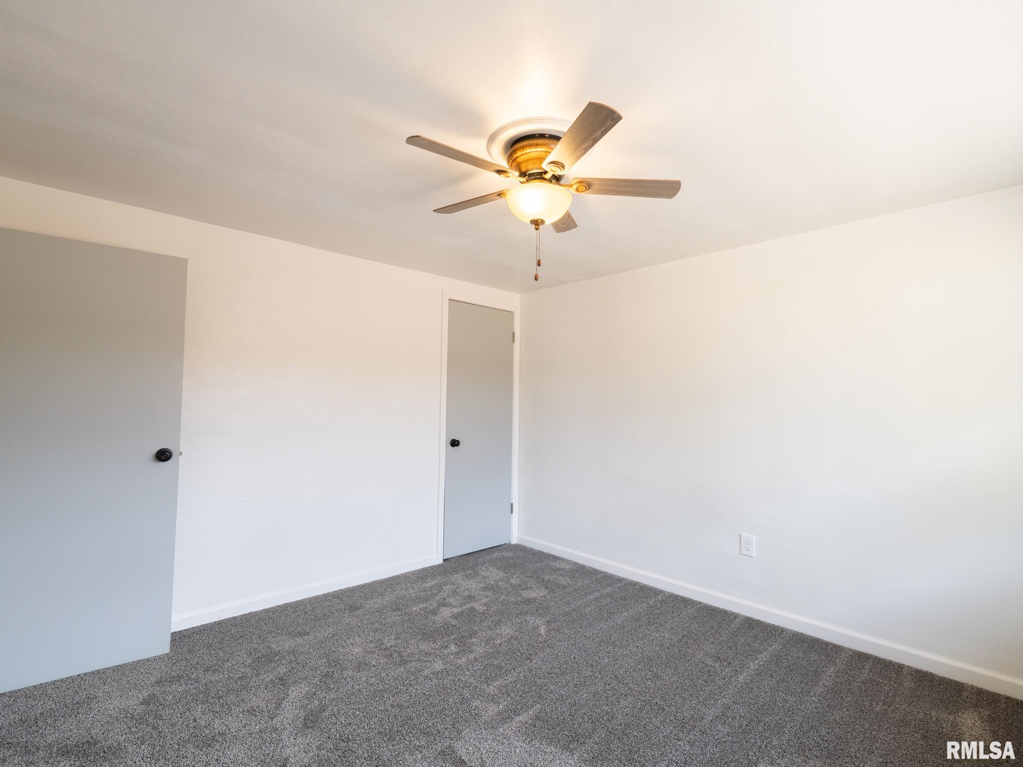 1103 S SCHMIDT Avenue