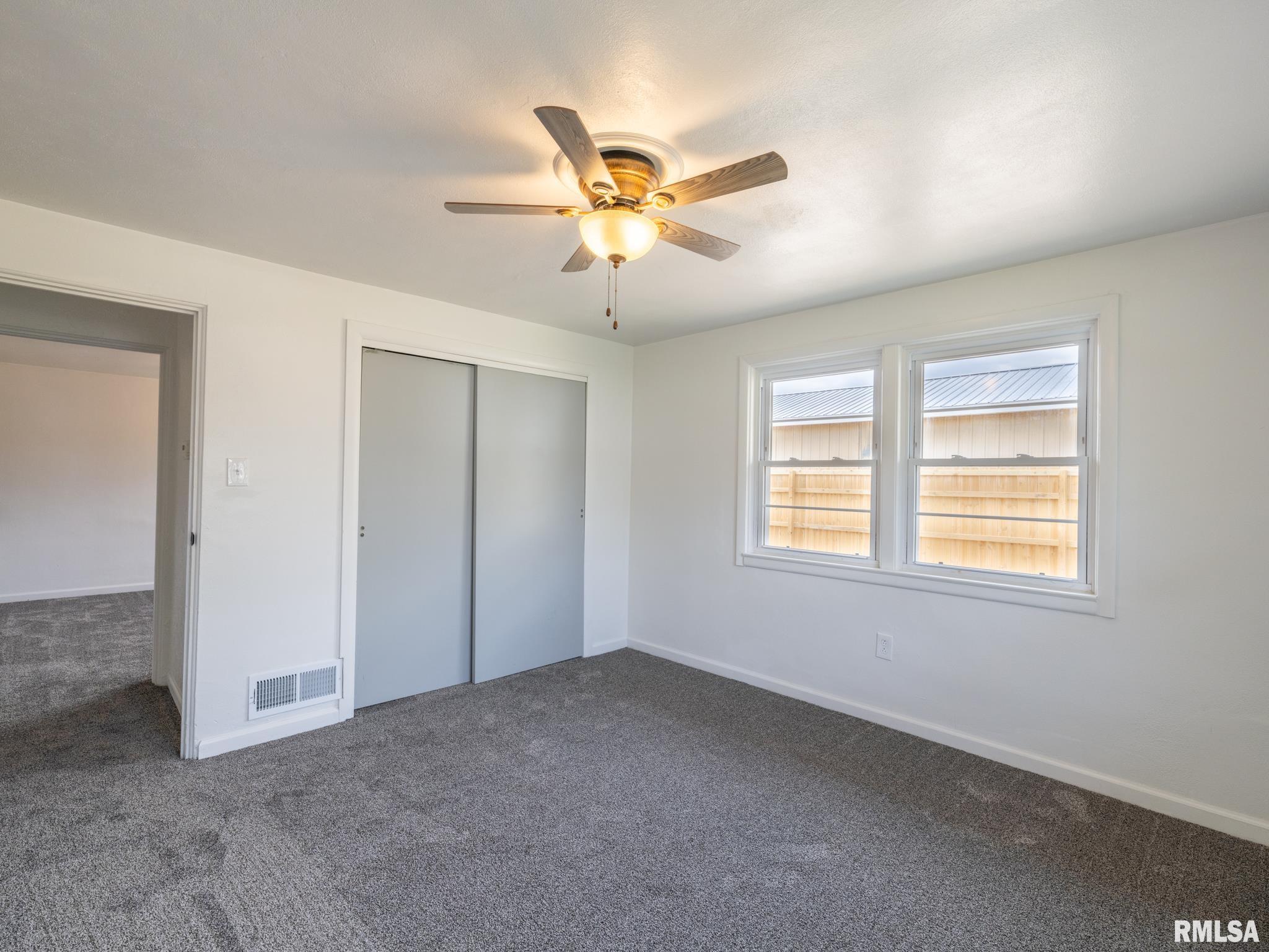 1103 S SCHMIDT Avenue