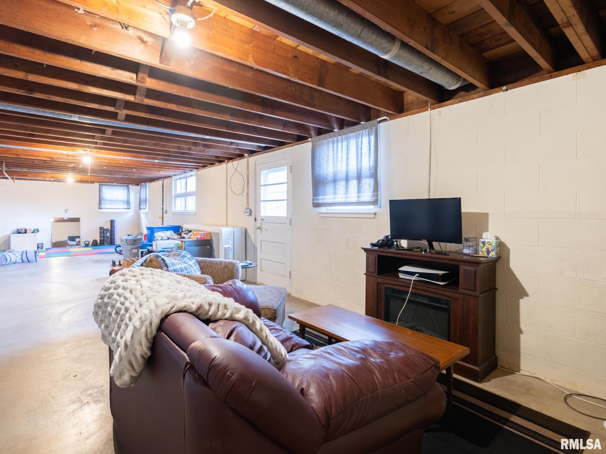 406 S BARNEWOLT Drive