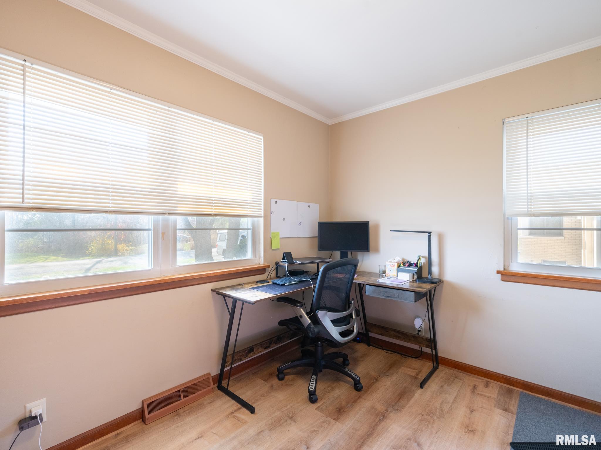 406 S BARNEWOLT Drive