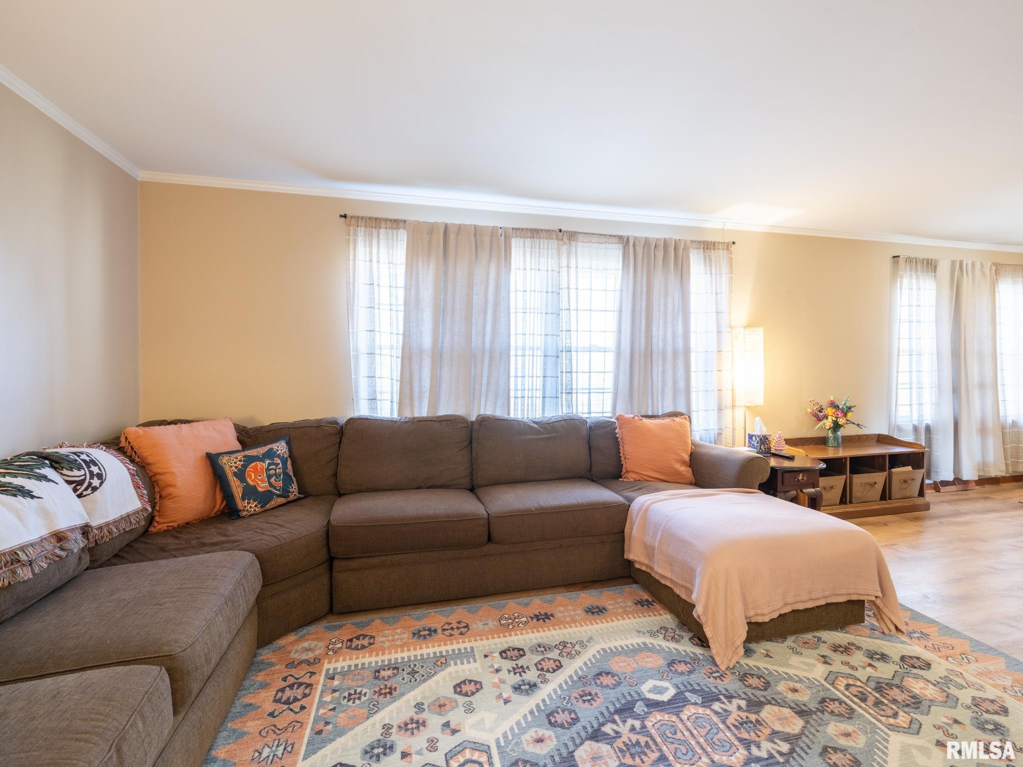 406 S BARNEWOLT Drive